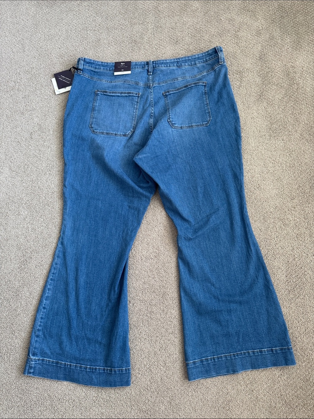 P122 NWT Ava & Viv High Rise Relaxed Flare Jesns - Size: 24 - Picture 8 of 8
